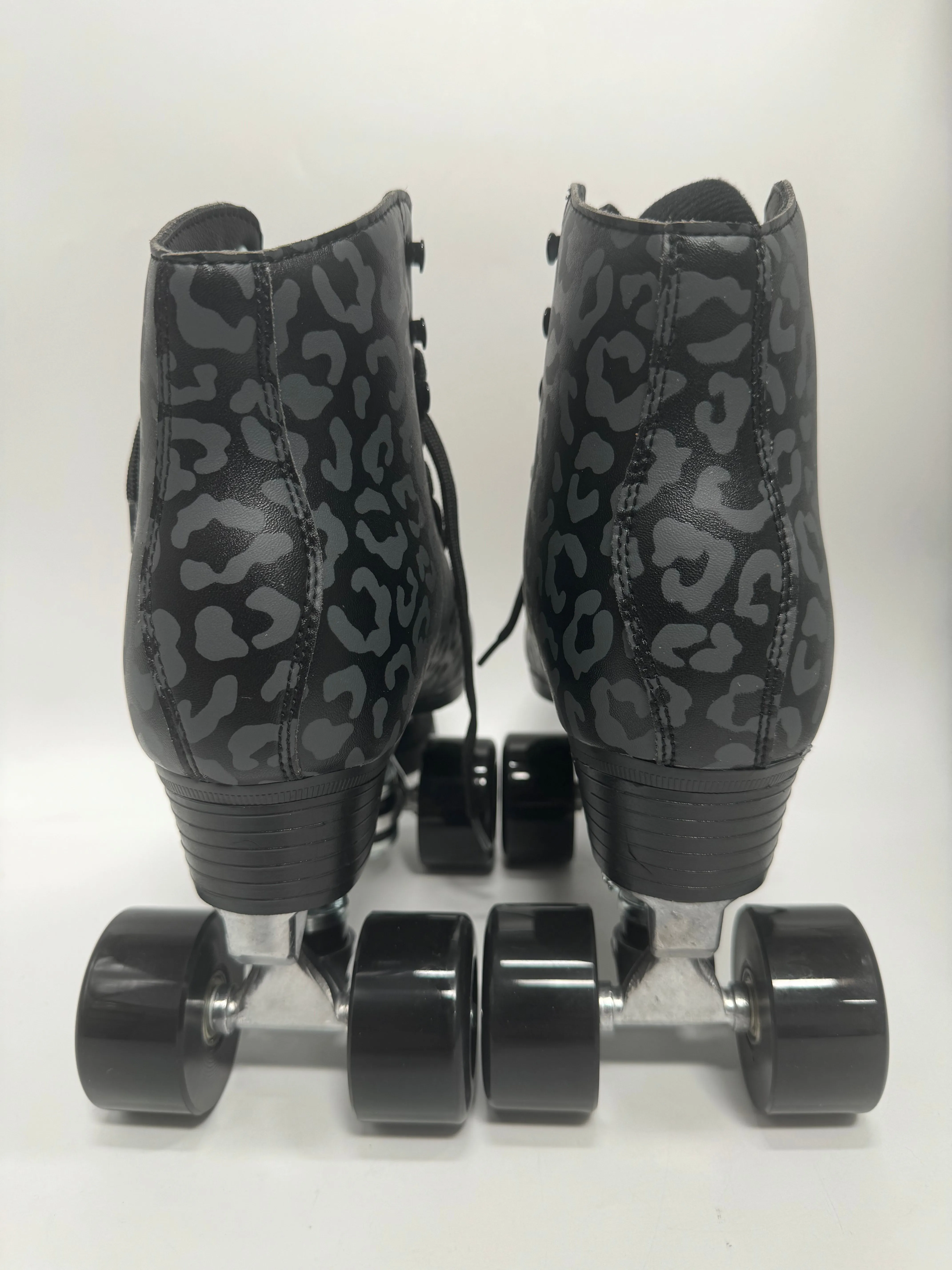 Bout Betties - Wild Thang SIZE 7 *BLEM*