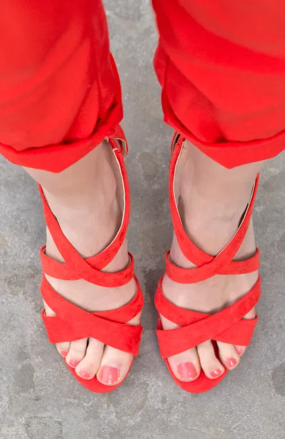 Cross Over Heels Red