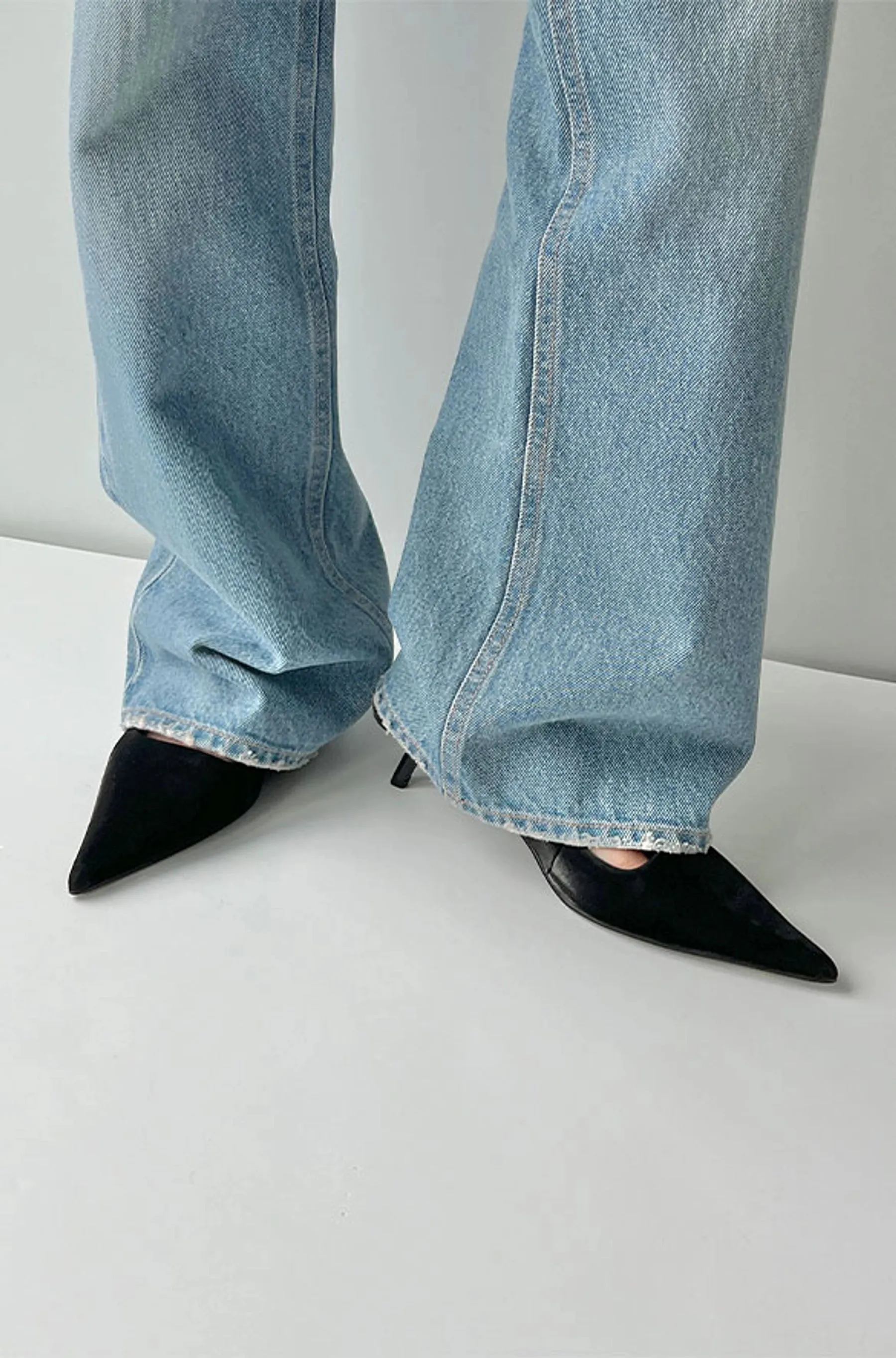 Pointed Toe Sling Back Kitten Heel