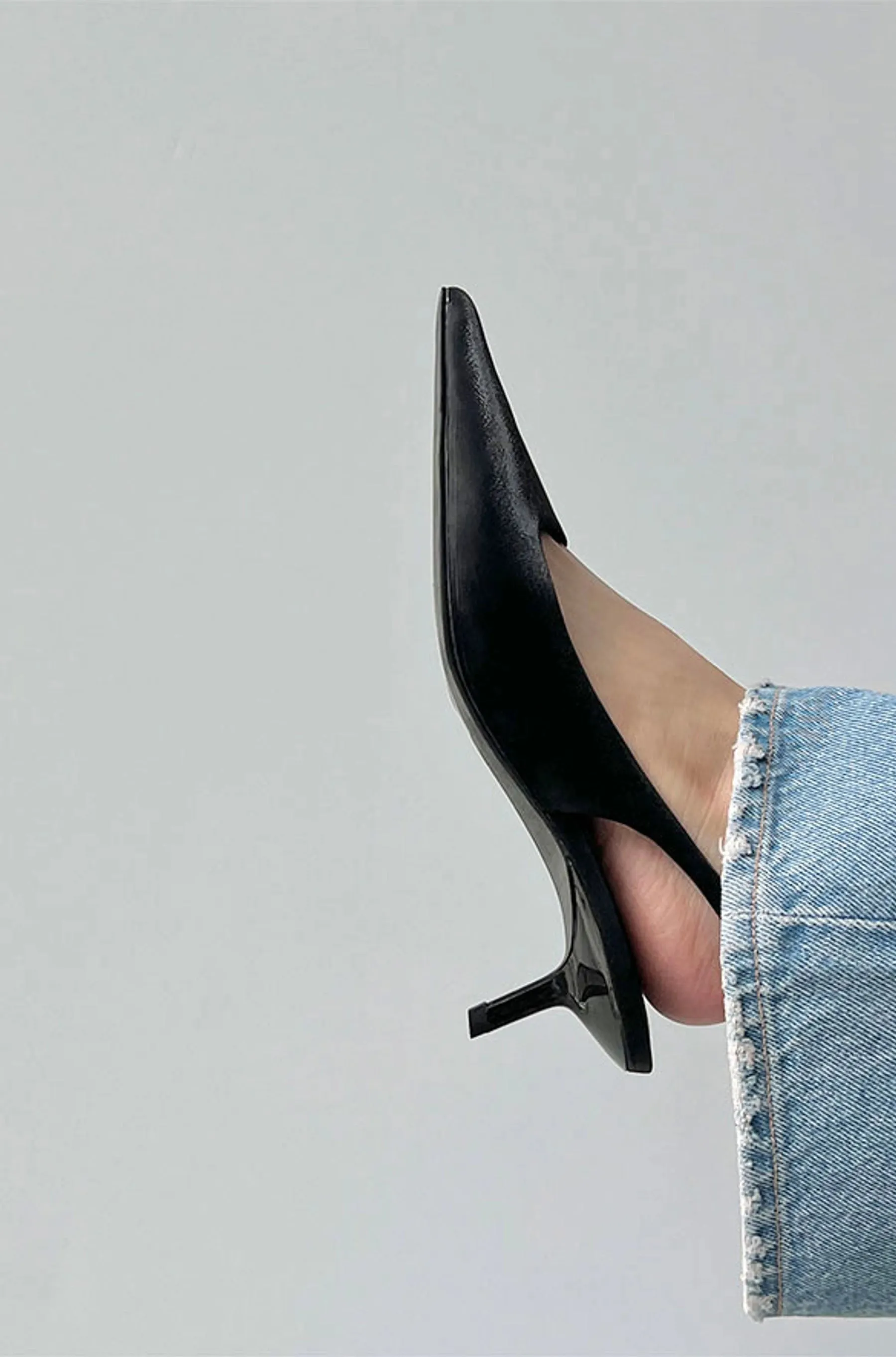 Pointed Toe Sling Back Kitten Heel