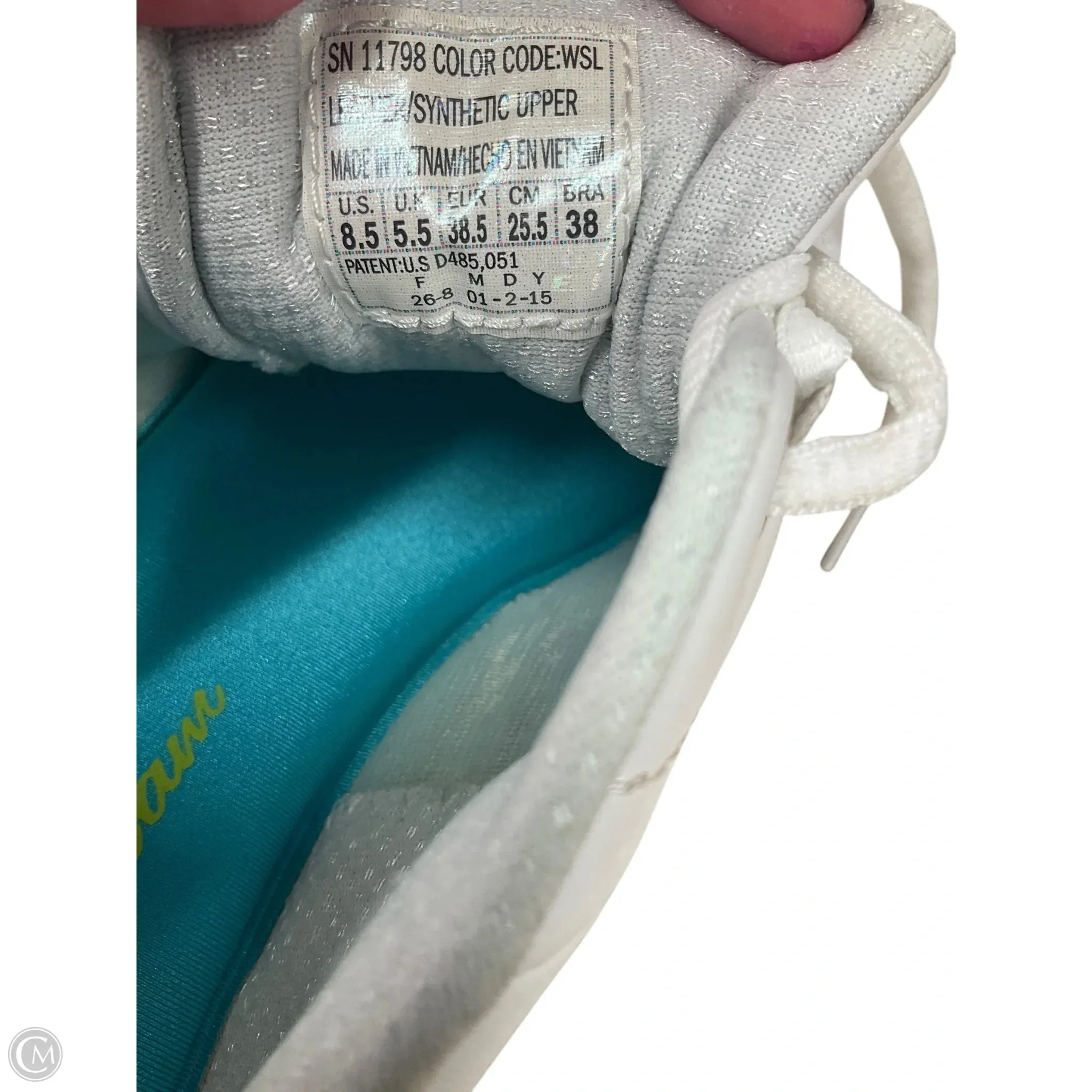 Shoes Athletic By Skechers In White, Size: 8.5